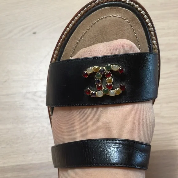 Chanel bead logo sandals authentic 🎀 - Picture 3 of 17